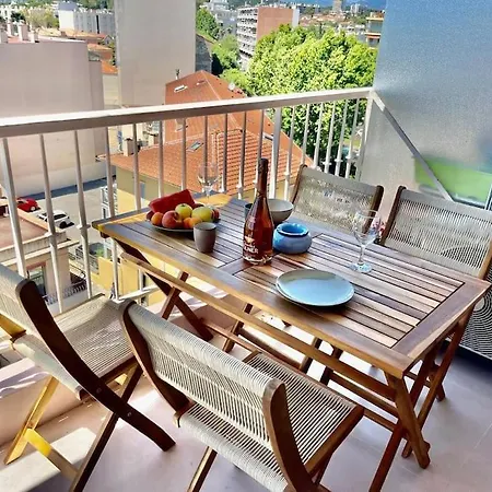 Luxury Sea View Yourhosthelper *