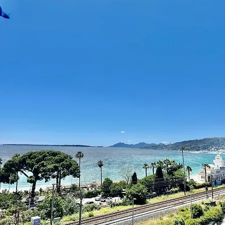 Апартаменти Luxury Sea View Антіб